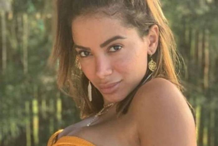 Dia do orgasmo! Anitta ensina como ter 'ejaculação feminina': 'jorrar água para todos os lugares'