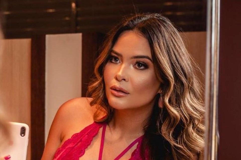 Geisy Arruda reclama de nudes dos fãs: “Rolas medonhas de feias”