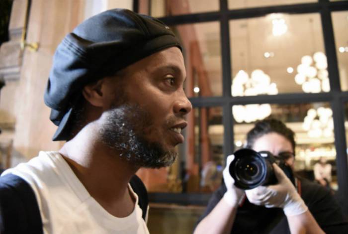 MP do Paraguai desiste de nova acusação e Ronaldinho pode voltar ao Brasil em breve