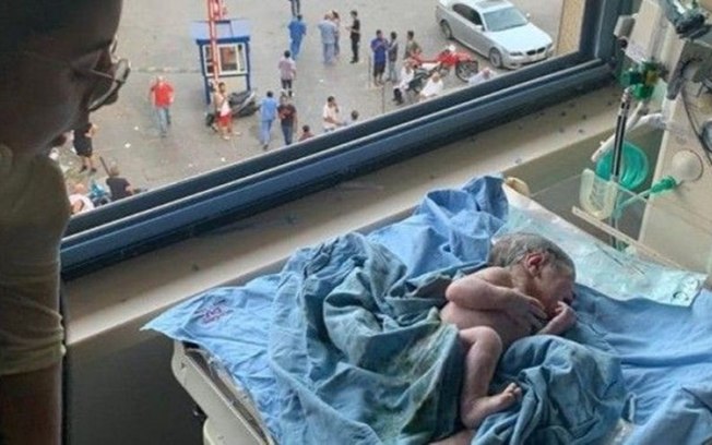 Mulher dá à luz em meio a explosão no Líbano, que atingiu hospital