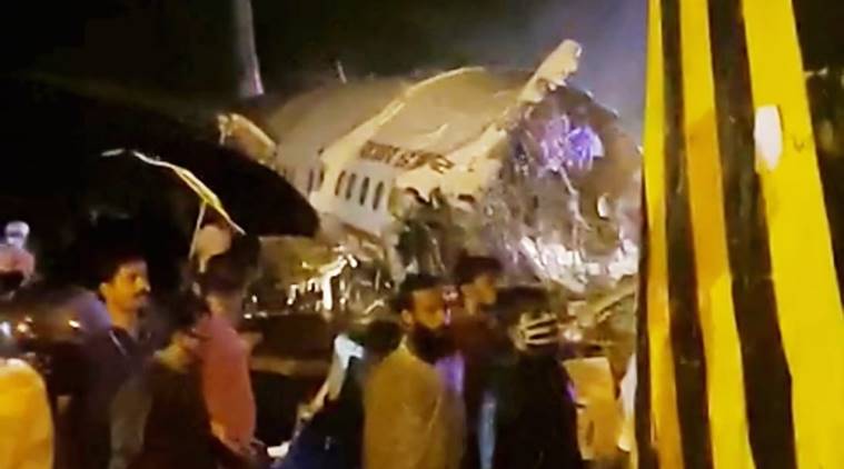Acidente de avião na Índia mata 16 e fere 123