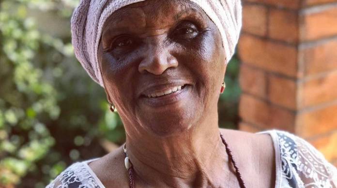 Chica Xavier morre aos 88 anos no Rio