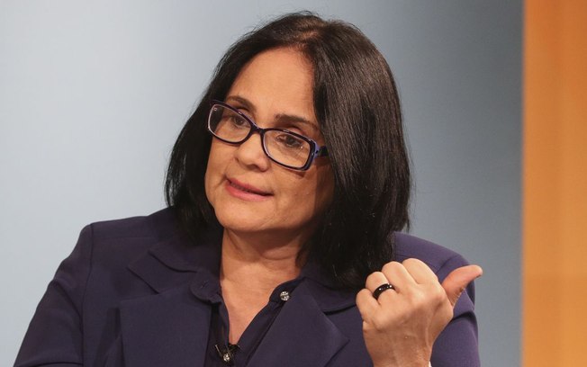Damares lança curso para candidatas e cria meta para as eleições de 2020