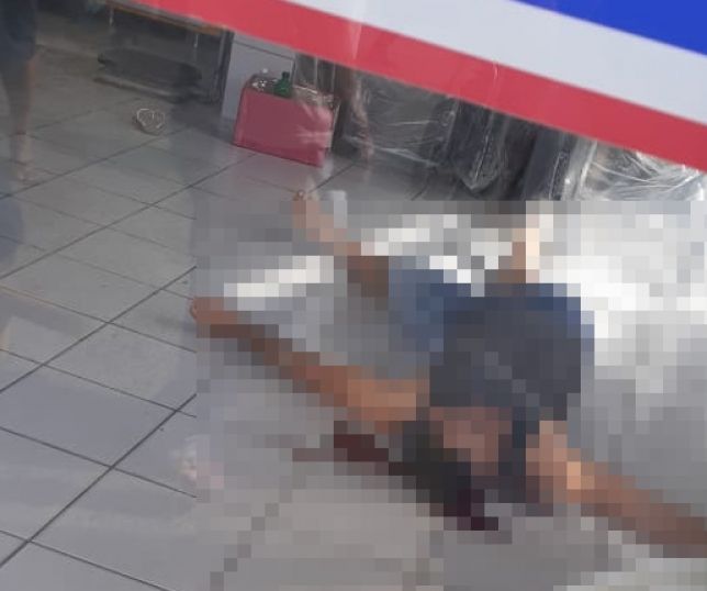 Homem leva tiro fatal, após reagir assalto em farmácia; vídeo