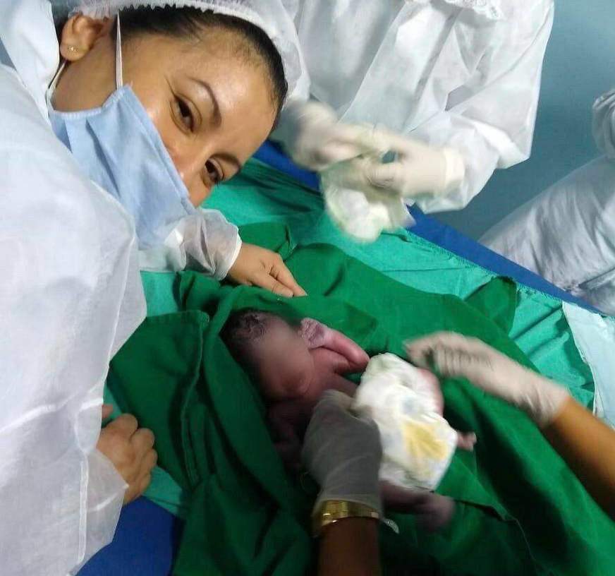 Em Manaus, jovem vai ao hospital com dores e descobre que estava em trabalho de parto