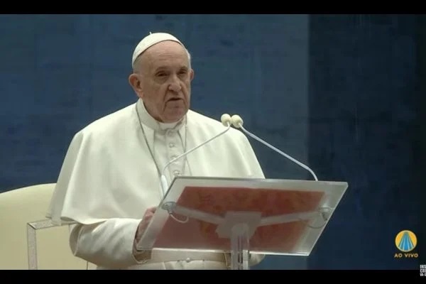 Papa Francisco defende leis de união civil para casais do mesmo sexo