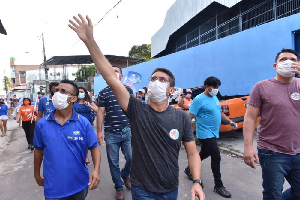 David Almeida vence Amazonino Mendes no segundo turno, aponta Ibope
