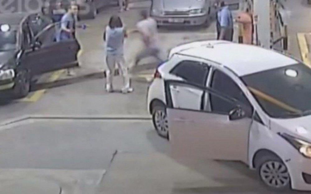 Discussão em posto de gasolina termina com policial militar matando motorista de aplicativo