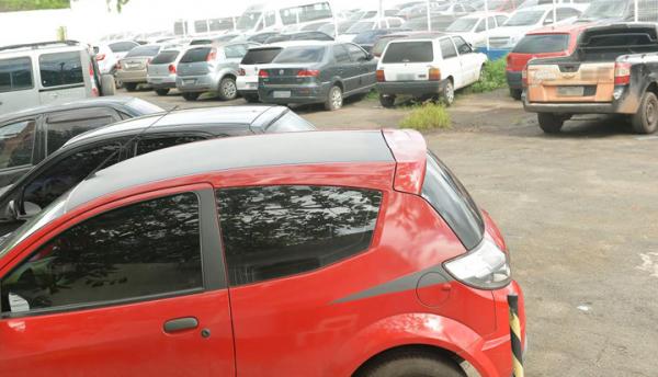 Detran-AM realiza último leilão do ano com mais de 600 veículos