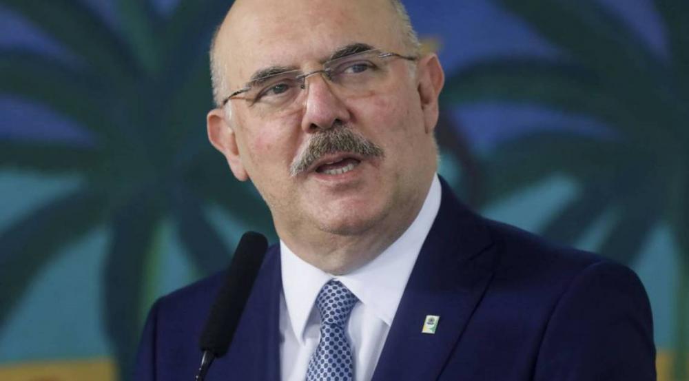 Após críticas, MEC desiste de retorno às aulas presenciais em janeiro, diz TV