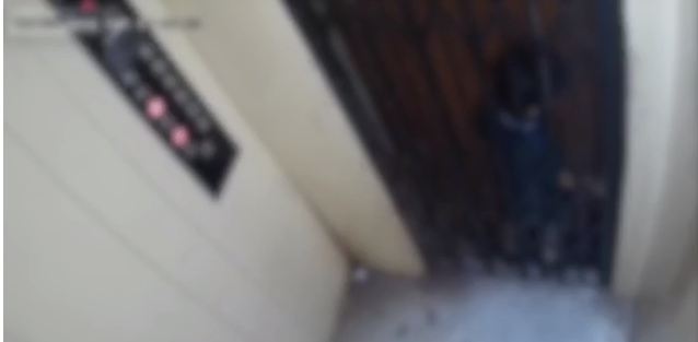 CENAS FORTES: Criança é imprensada e morre esmagada em porta de elevador; vídeo