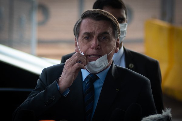Bolsonaro sobre Coronavac: “Essa de 50% é uma boa ou não?”