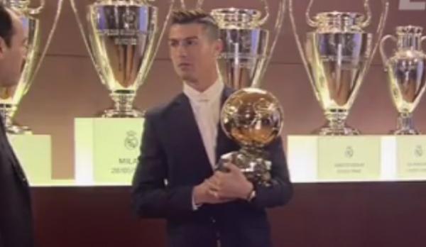 Cristiano Ronaldo é eleito o Bola de Ouro de 2016 pela revista France Football
