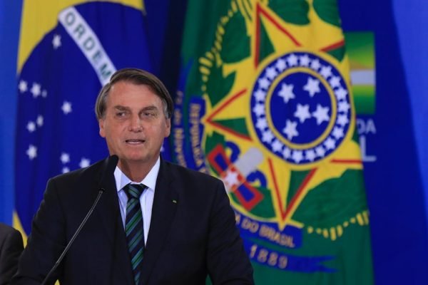 Medidas para conter crise não vão virar despesas permanentes, diz Bolsonaro