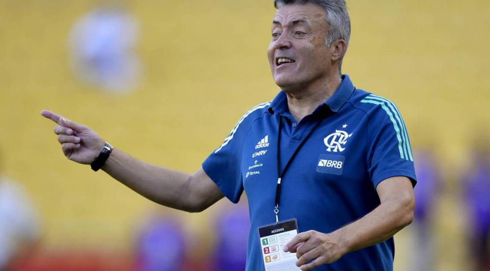 Dome quebra silêncio após saída do Flamengo e critica diretoria: 'Não me perguntaram como eu jogava'