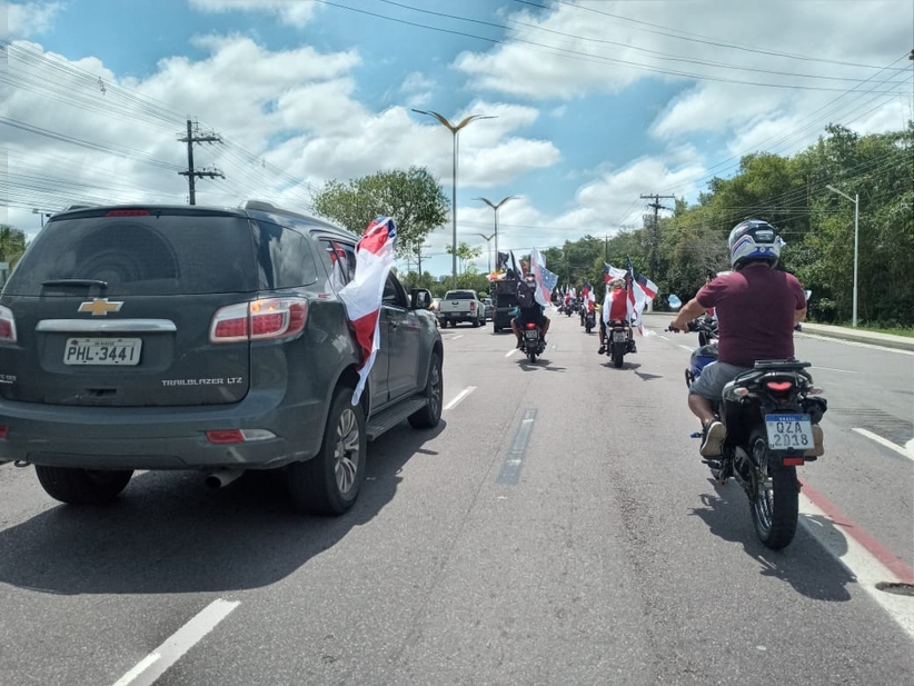 Multidão pede a saída de Wilson Lima na orla da Ponta Negra, em Manaus