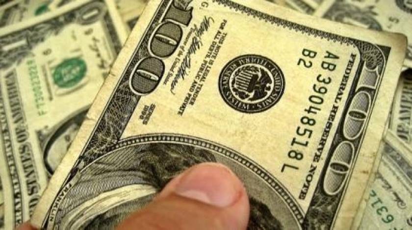 Dólar sobe após Bolsonaro indicar mudança na Petrobras e vai a R$ 5,53