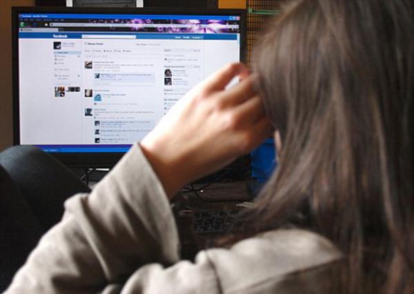 Excesso de Facebook deixa pessoas deprimidas, diz pesquisa