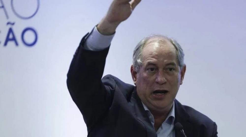 Ciro pede que Lula concorra como vice e é criticado por petistas: 'desespero'