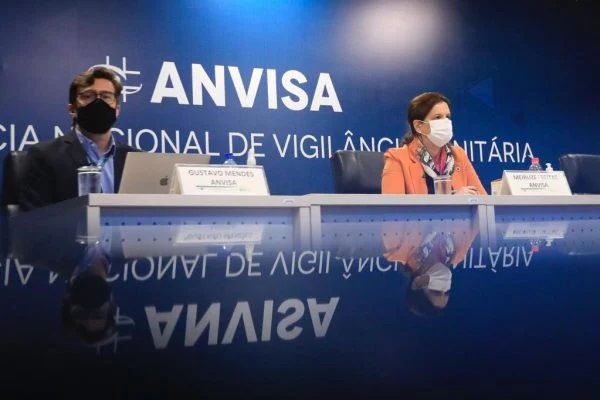 Anvisa autoriza uso de coquetel de remédios contra a Covid-19