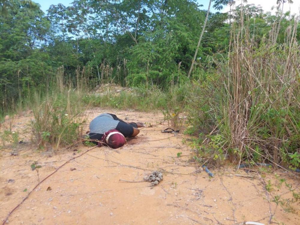 Corpo de homem é encontrado em lixão na zona leste de Manaus