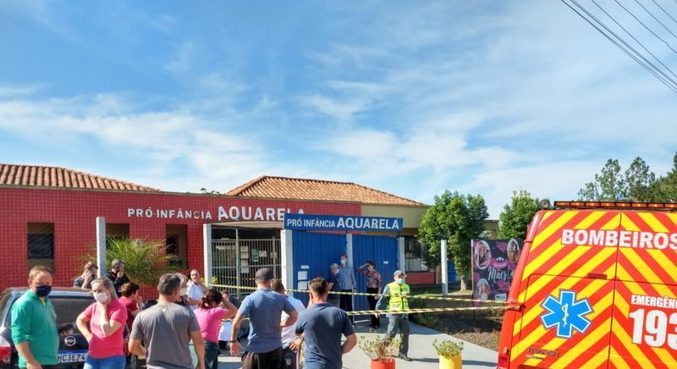 Jovem invade creche com facão e mata alunos e professoras em SC