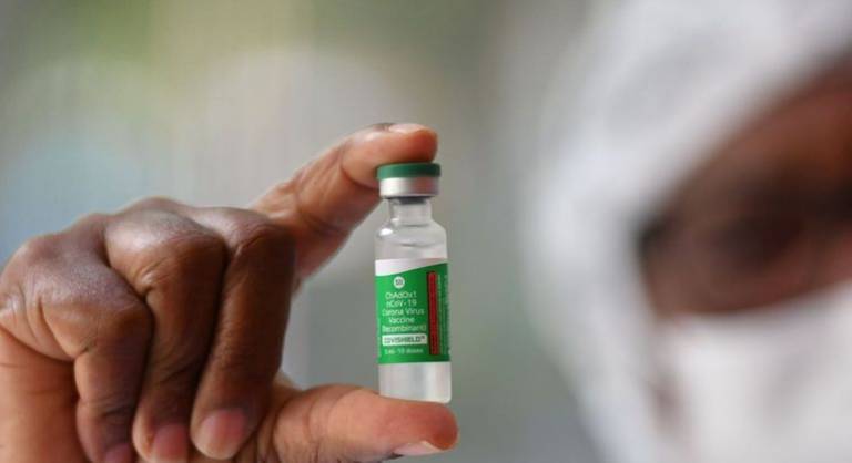 Vacinas de Oxford e Pfizer têm 87% de eficácia com primeira dose, diz estudo   