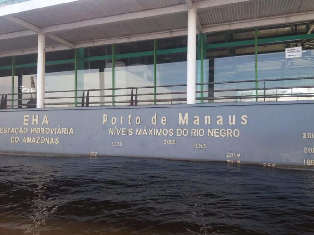 Prefeito David Almeida decreta situação de emergência devido a cheia em Manaus