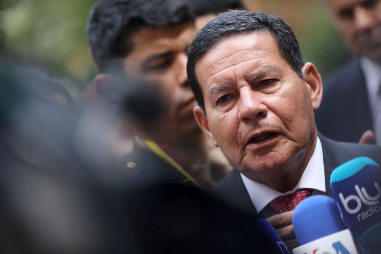 ‘Tudo bandido’, diz Mourão sobre mortes em operação policial no Rio