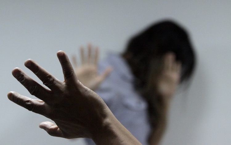 Homem tenta executar esposa a tiros dentro de casa em Manaus