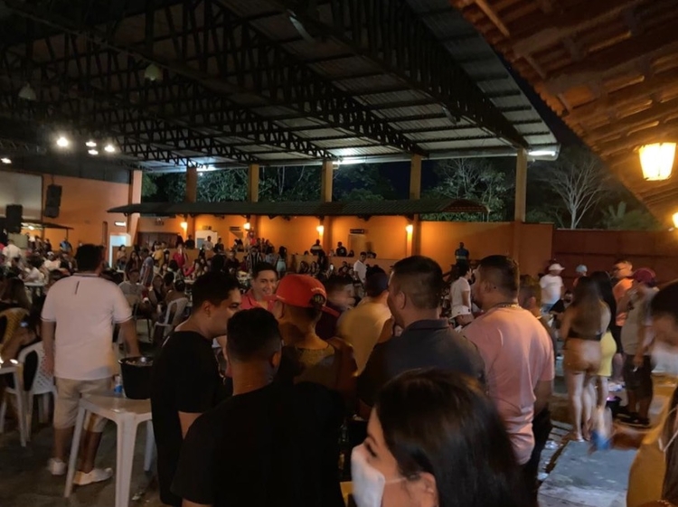 Fiscalização interdita casa de festas com cerca de mil pessoas em Manaus