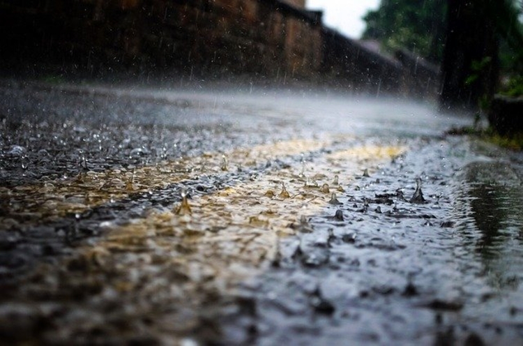 Forte chuva mata 21 pessoas na China