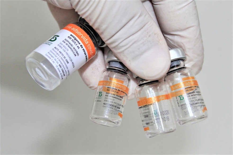 Amazonas suspende a distribuição e uso de mil doses da Coronavac após decisão da Anvisa