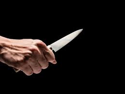 Homem vai parar no hospital ao ser atacado a golpes de faca em Manaus