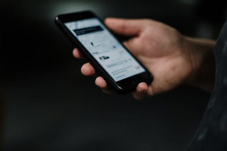 Uber exclui mais de 15 mil motoristas por abuso do cancelamento de corridas