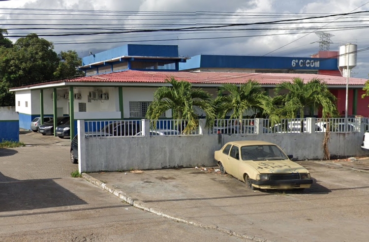 Casal é preso com arma após acidente em Manaus