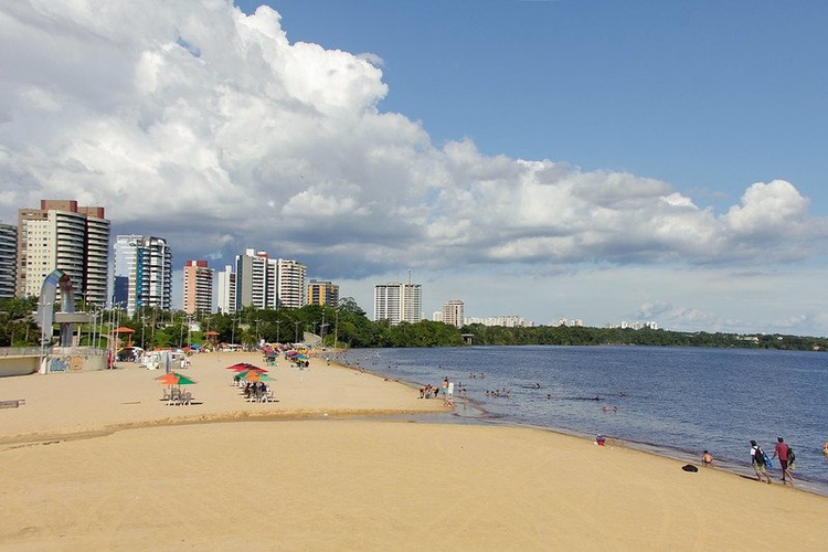Praia da Ponta Negra fecha para banhistas no feriado desta terça-feira