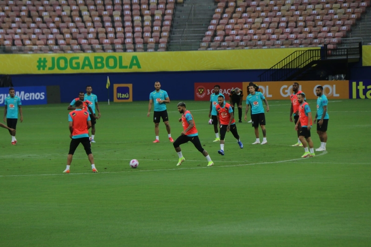 Neymar vai a campo em jogo do Brasil contra Uruguai em Manaus; veja escalação