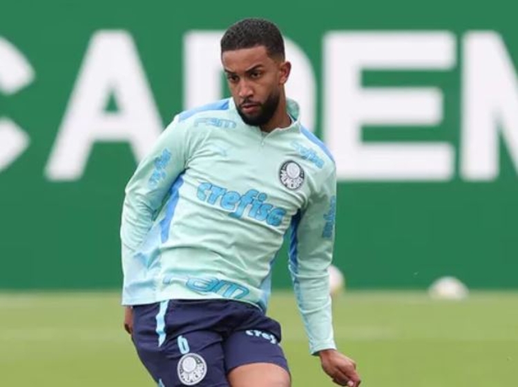 Torcedores agridem Jorge do Palmeiras e quebram carro do jogador