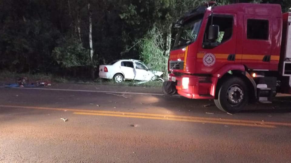 Homem e duas crianças morrem em acidente de carro em rodovia