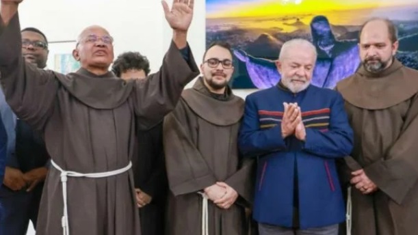Franciscanos anunciam apoio a Lula no segundo turno