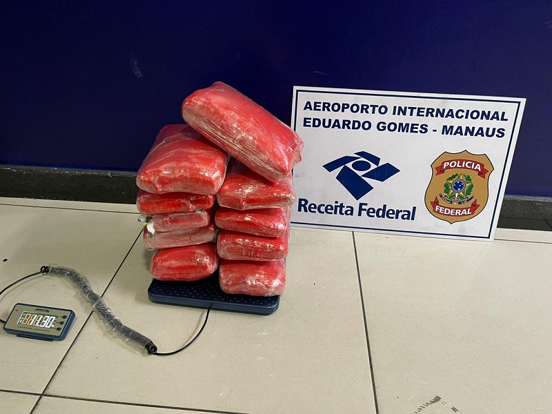 Receita Federal apreende drogas em mala no Aeroporto e uma pessoa é presa