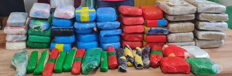 No AM, trio é preso com 53 quilos de drogas escondidas dentro de bolsa