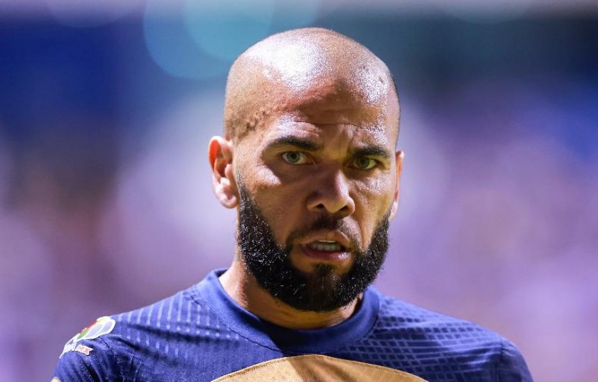 Acusado de estupro, Daniel Alves pode pegar de oito a 10 anos de prisão
