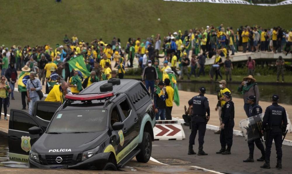 Moraes manda soltar mais 130 homens presos por atos de 8 de Janeiro em Brasília