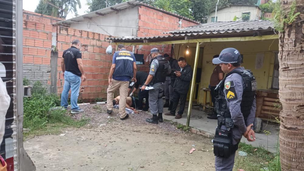 Casal é morto a tiros dentro da própria casa em Manaus