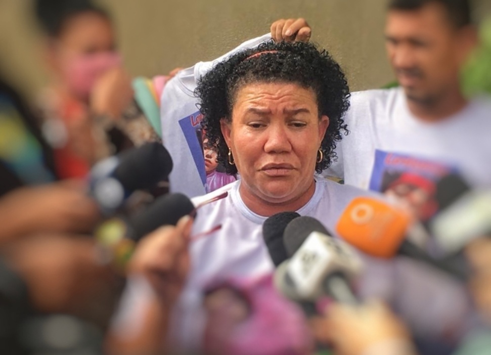 “Monstros, acabaram comigo”, desabafa mãe de adolescente assassinada em Manaus
