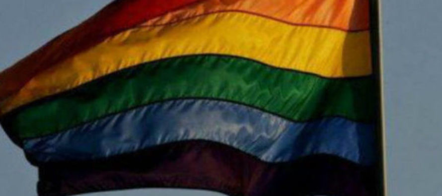 Decreto autoriza o uso do nome social de travestis no serviço público