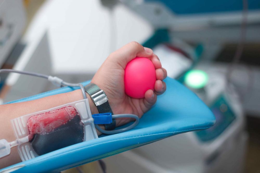 Com estoque baixo, Hemoam convoca doadores de sangue do tipo O+