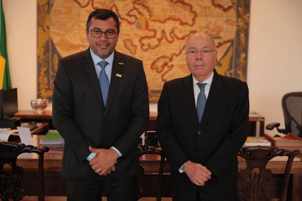 Wilson Lima articula com Governo Federal a instalação de posto para emissão de visto americano no Amazonas